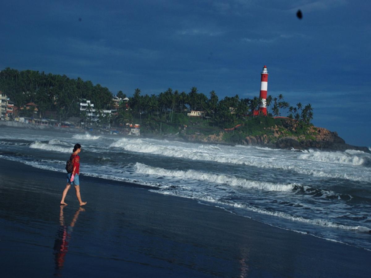 Seaflower Beach Resort Kovalam Exteriör bild