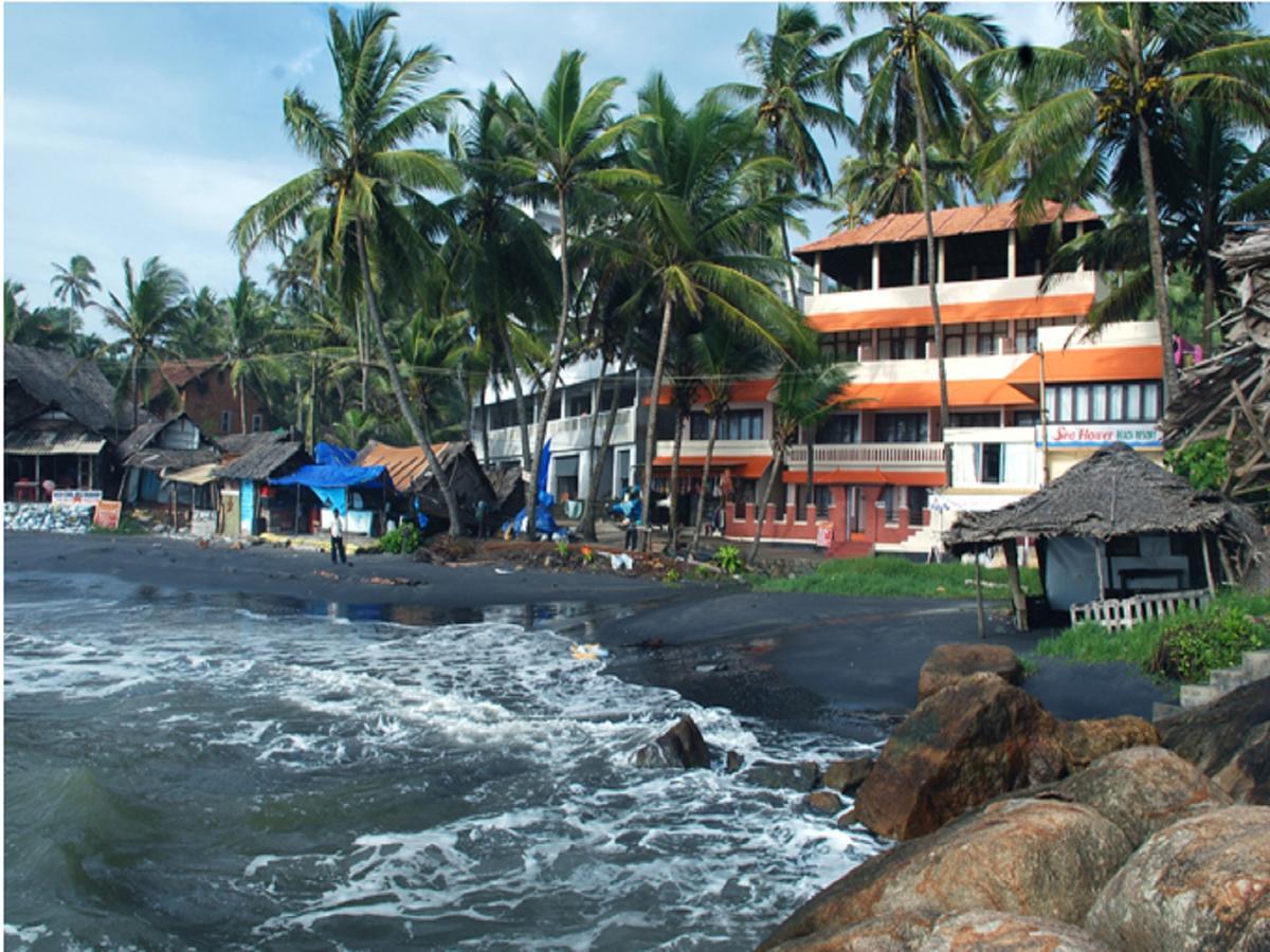Seaflower Beach Resort Kovalam Exteriör bild